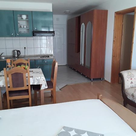 Zaton Apartmani M. Ilesh Luaran gambar