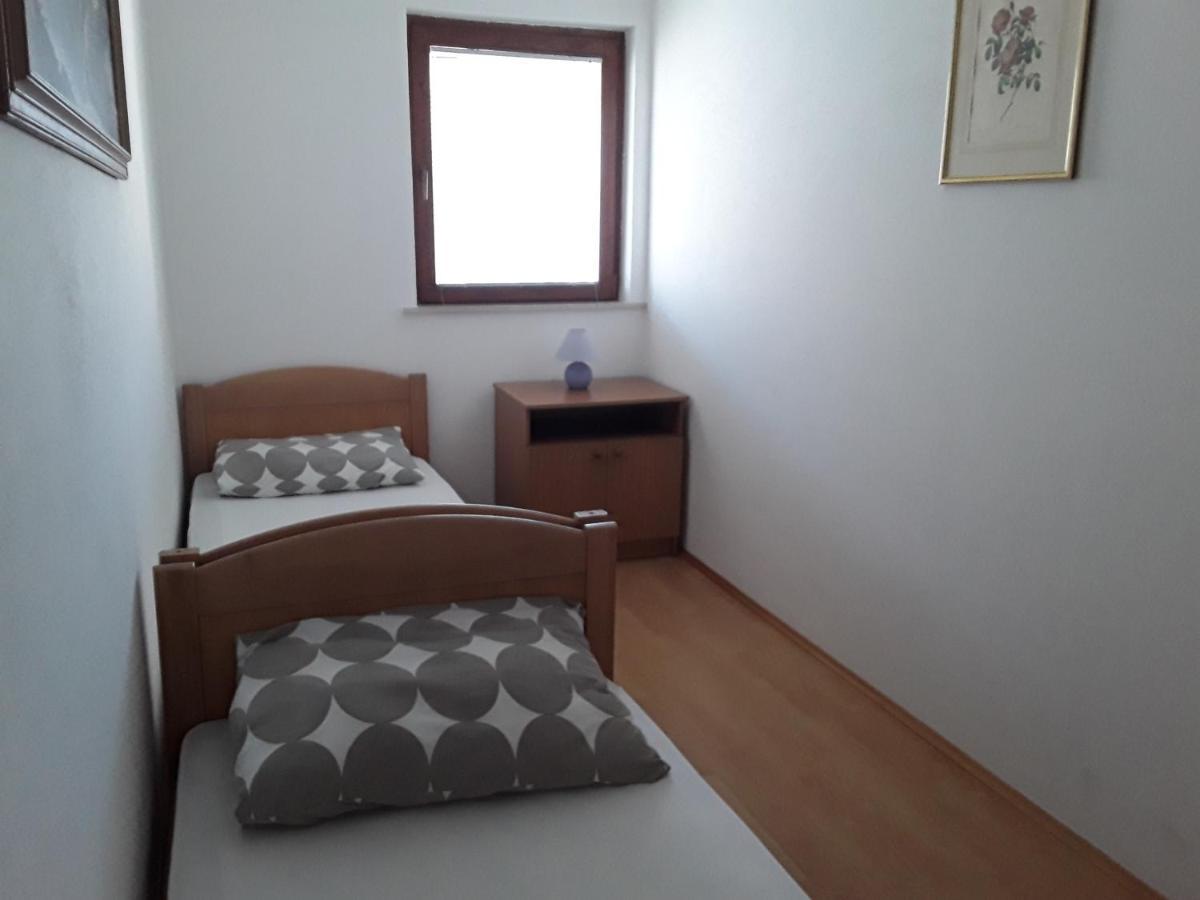 Zaton Apartmani M. Ilesh Luaran gambar
