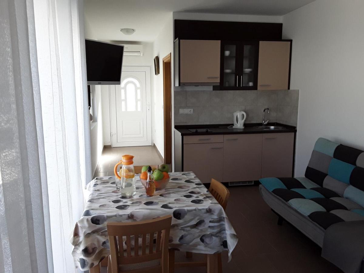 Zaton Apartmani M. Ilesh Luaran gambar