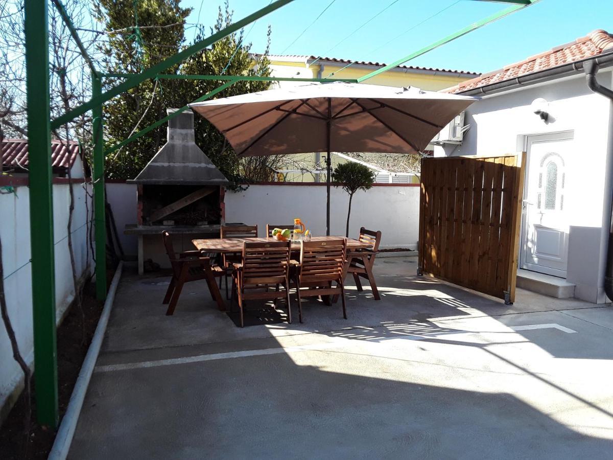 Zaton Apartmani M. Ilesh Luaran gambar