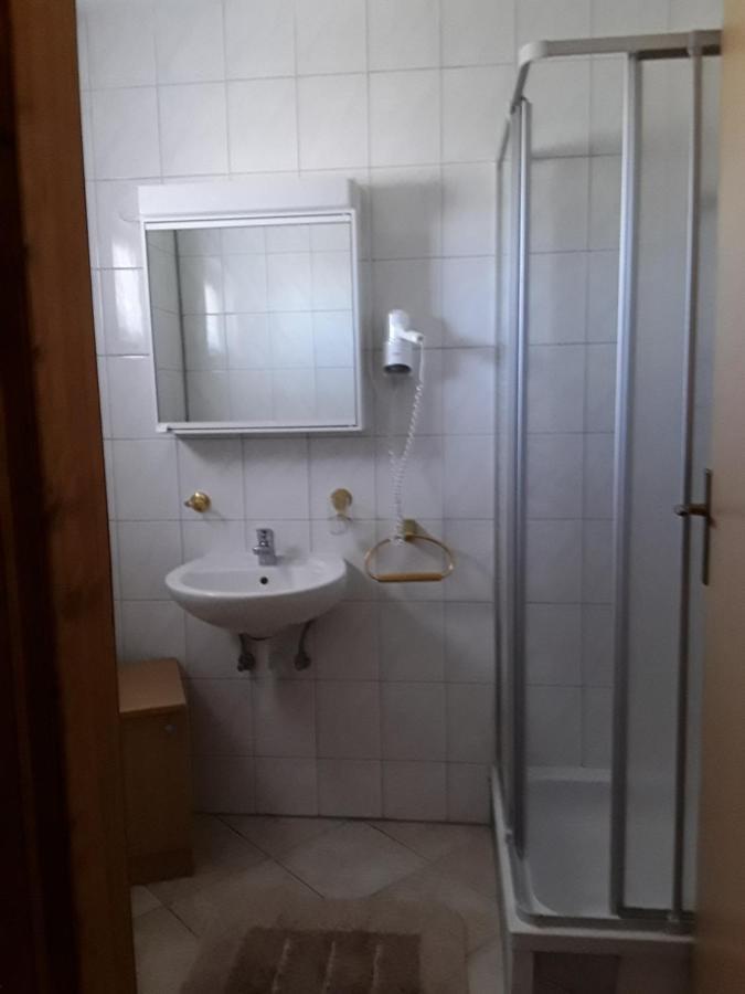 Zaton Apartmani M. Ilesh Luaran gambar