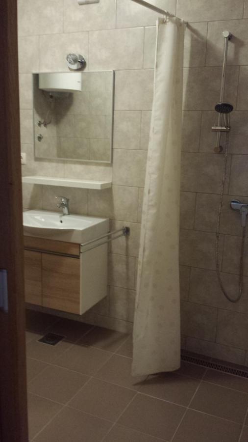 Zaton Apartmani M. Ilesh Luaran gambar